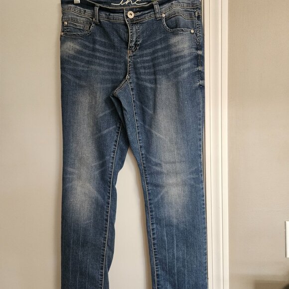 inc Straight Leg Curvy Fit Jeans - Size 6 - Picture 2 of 7